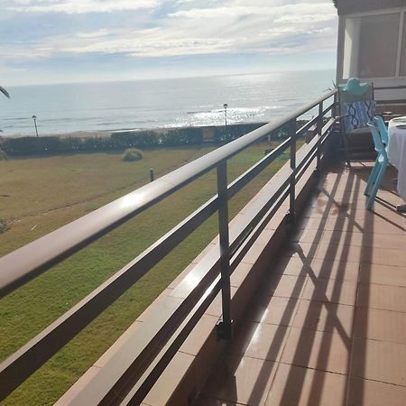 Gava Mar- Castelldefels Beachfront Apartment- Direct Access To The Beach Exterior foto