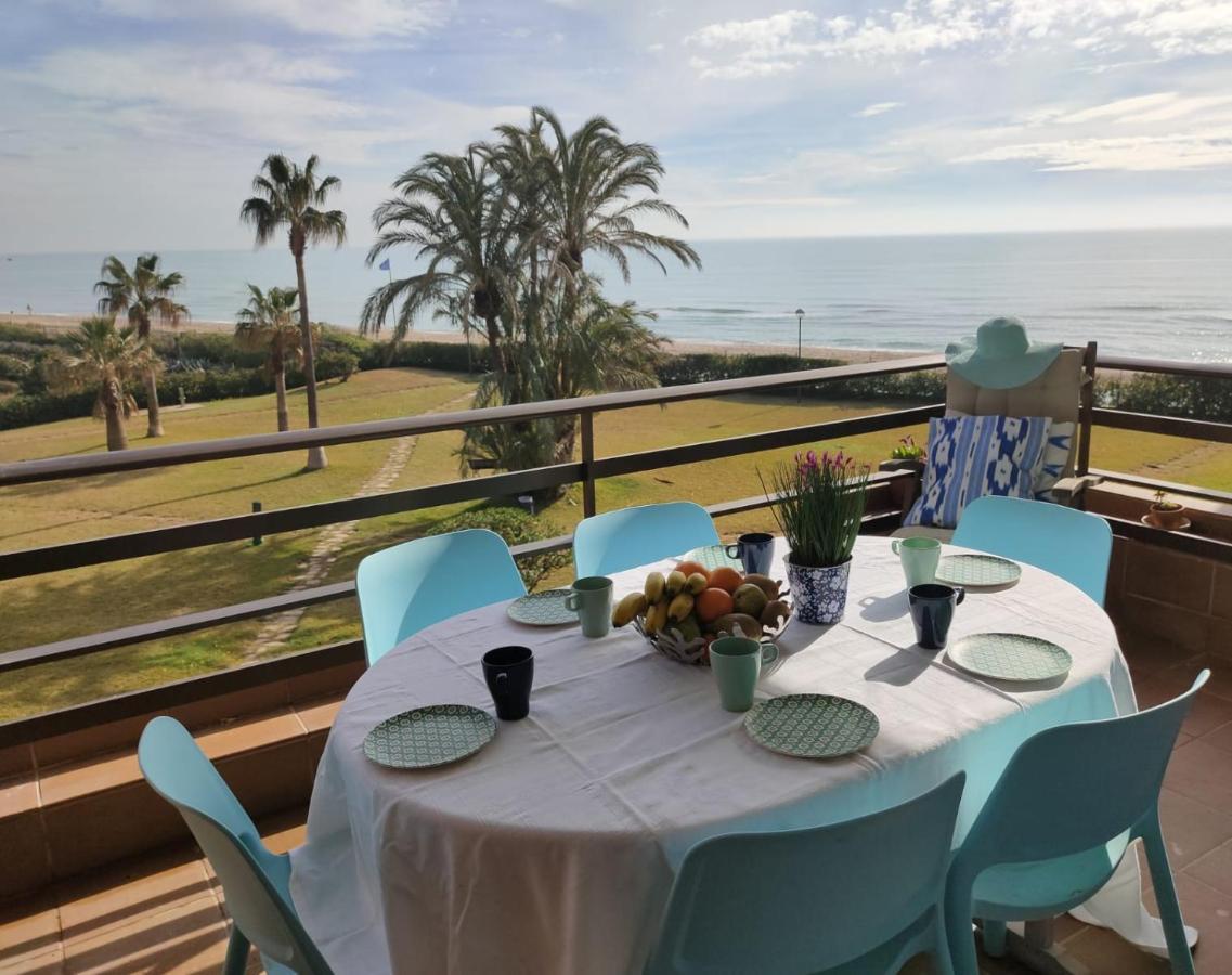 Gava Mar- Castelldefels Beachfront Apartment- Direct Access To The Beach Exterior foto