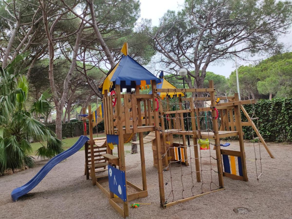 Gava Mar- Castelldefels Beachfront Apartment- Direct Access To The Beach Exterior foto