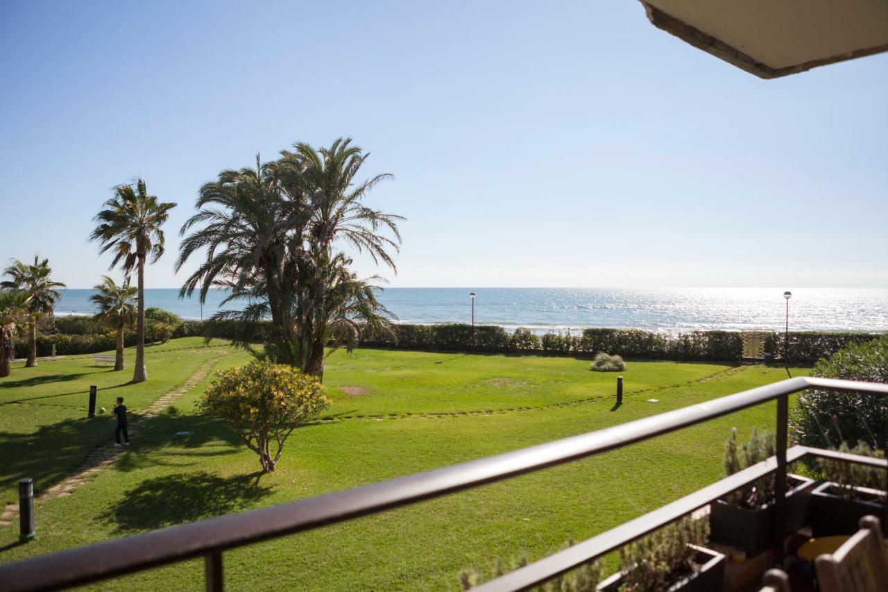 Gava Mar- Castelldefels Beachfront Apartment- Direct Access To The Beach Exterior foto