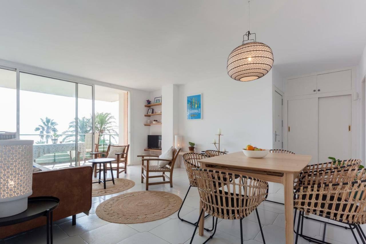 Gava Mar- Castelldefels Beachfront Apartment- Direct Access To The Beach Exterior foto