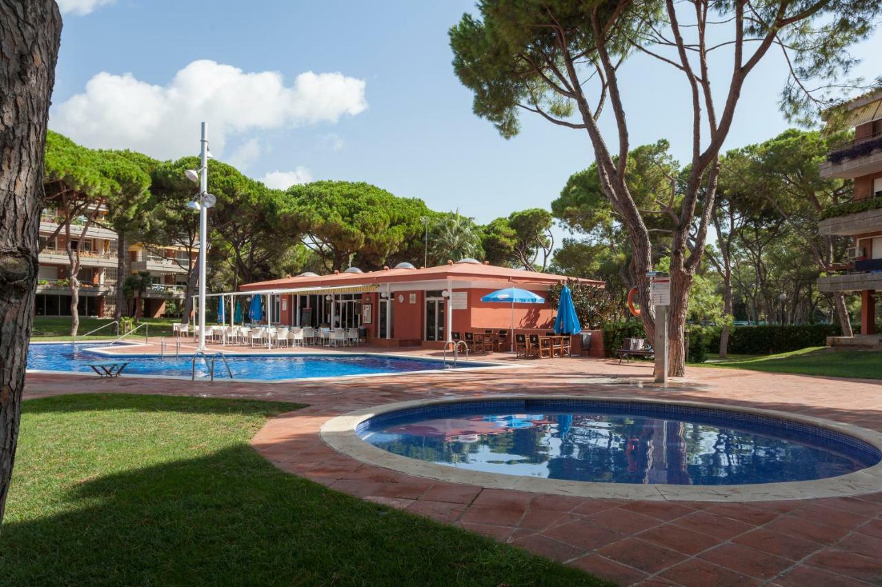 Gava Mar- Castelldefels Beachfront Apartment- Direct Access To The Beach Exterior foto