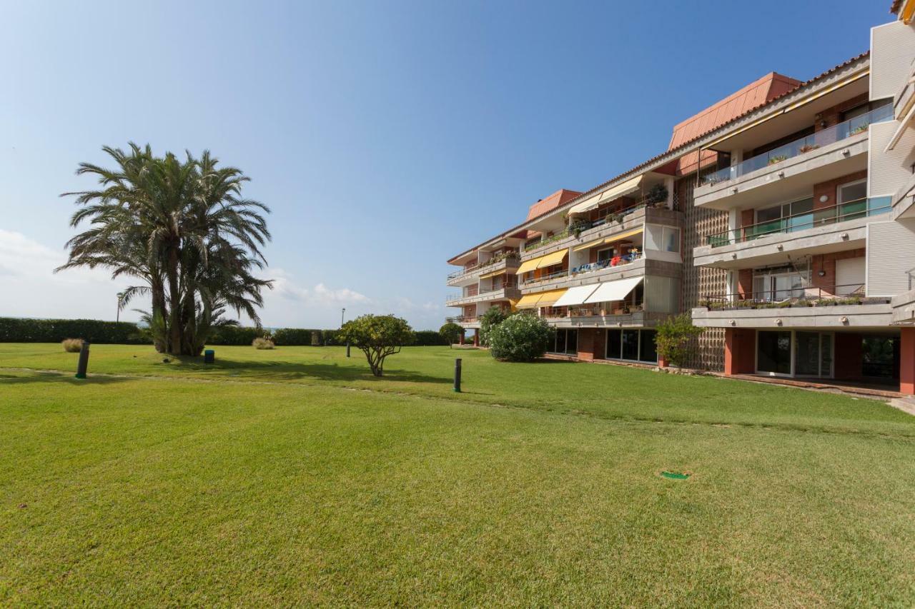 Gava Mar- Castelldefels Beachfront Apartment- Direct Access To The Beach Exterior foto
