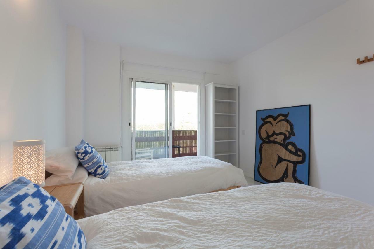 Gava Mar- Castelldefels Beachfront Apartment- Direct Access To The Beach Exterior foto